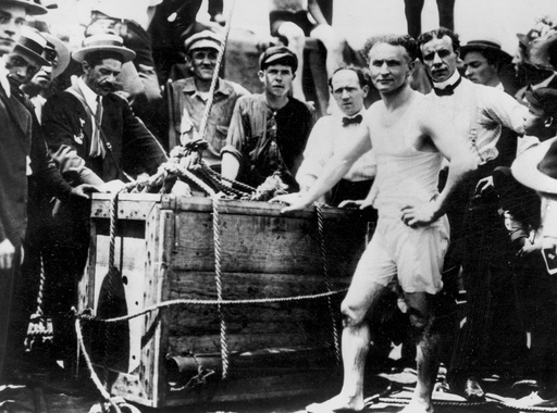 Houdini’s centennial spotlight: A newly published essay and a fresh fight over when and how he died