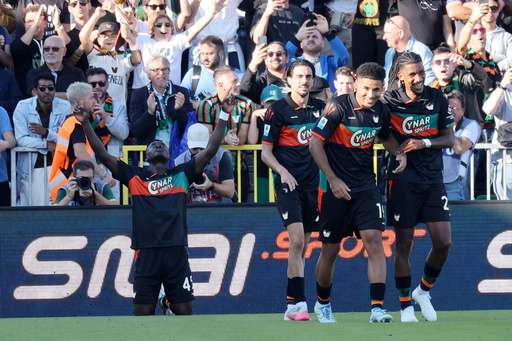 Napoli stunned by previously winless Venezia, PSG warms up for Barcelona showdown with a victory