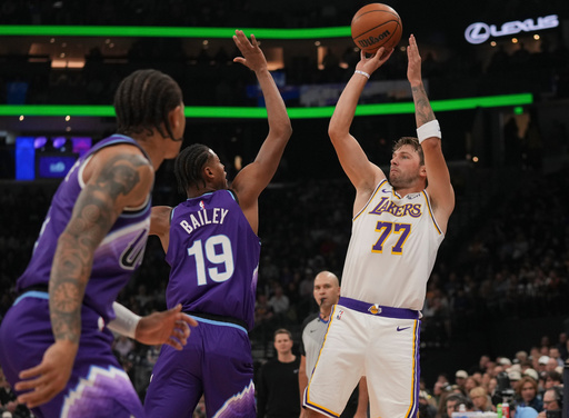 Luka Doncic scores NBA season-high 52 points in the Lakers' victory over the Jazz