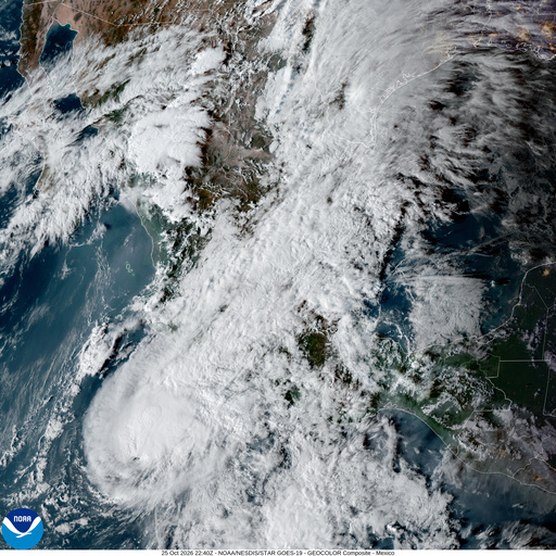Vance no longer a hurricane but as a tropical storm still threatens Mexico's Pacific coast