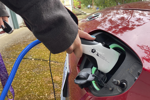 Oregon could join Hawaii in mandating pay-per-mile fees for EV owners as gas tax projections fall