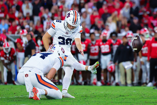 Alex McPherson kicks 34-yard field goal as time expires to lift Auburn over No. 1 Georgia 27-24