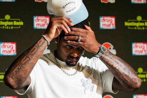 Deshaun Watson calls booing by Browns fans 'disrespectful' and 'personal,' but QB feels love on road